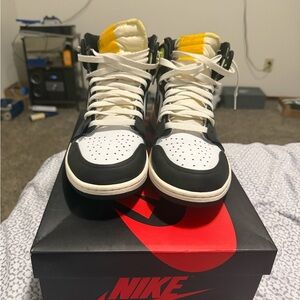 Air Jordan 1 retro volt